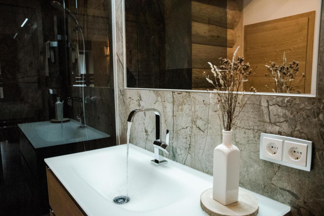 Blockhausen Luxus Chalets Oberschwarzenberg Екстериор снимка